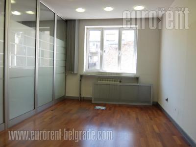 Office space, 458 m<sup>2</sup>