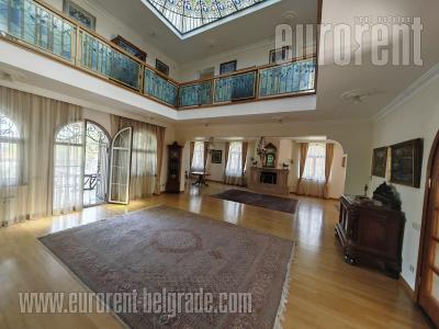 Kuća, 940 m<sup>2</sup>